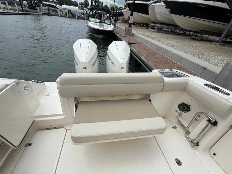 Slide: The Image of Boston Whaler 280 Outrage 2026 - 21