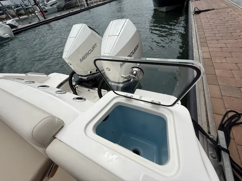 Slide: The Image of Boston Whaler 280 Outrage 2026 - 22