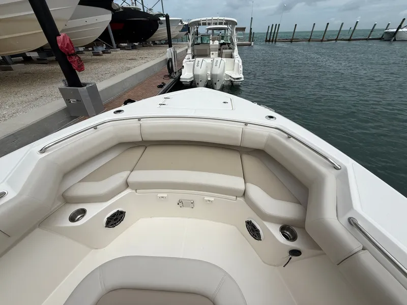 Slide: The Image of Boston Whaler 280 Outrage 2026 - 6