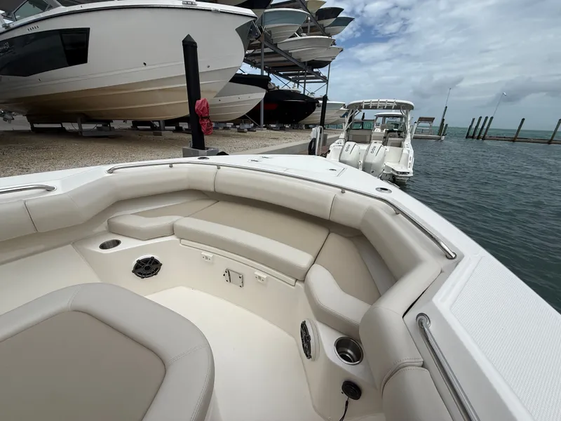 Slide: The Image of Boston Whaler 280 Outrage 2026 - 7