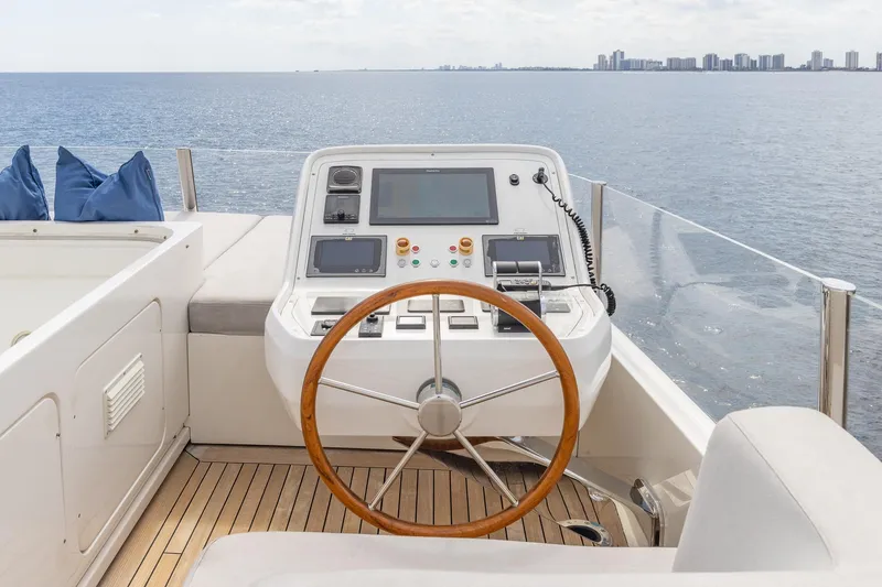 Slide: The Image of Helm of 2019 Sanlorenzo SD112 yacht with ocean view and city skyline. - 60