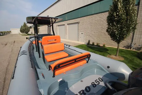 Slide: The Image of Zodiac Custom Pro 850 Optimum Twin 250hp In Stock 2021 - 10