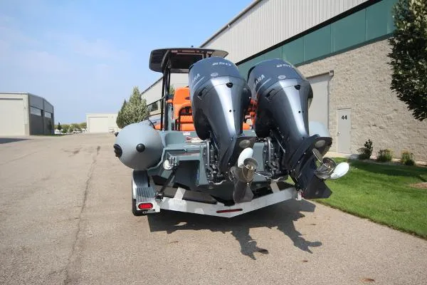 Slide: The Image of Zodiac Custom Pro 850 Optimum Twin 250hp In Stock 2021 - 6
