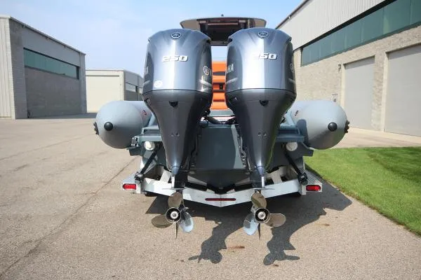 Slide: The Image of Zodiac Custom Pro 850 Optimum Twin 250hp In Stock 2021 - 7