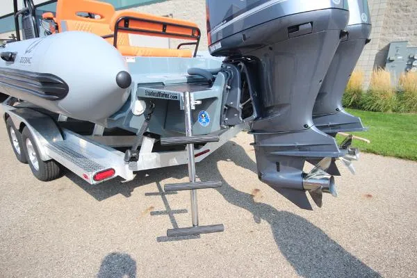 Slide: The Image of Zodiac Custom Pro 850 Optimum Twin 250hp In Stock 2021 - 9