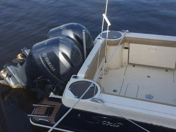 Slide: The Image of Scout 275 Dorado 2016 - 5