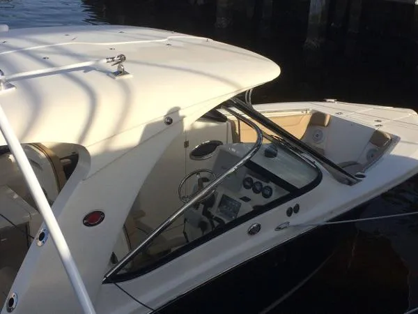 Slide: The Image of Scout 275 Dorado 2016 - 6