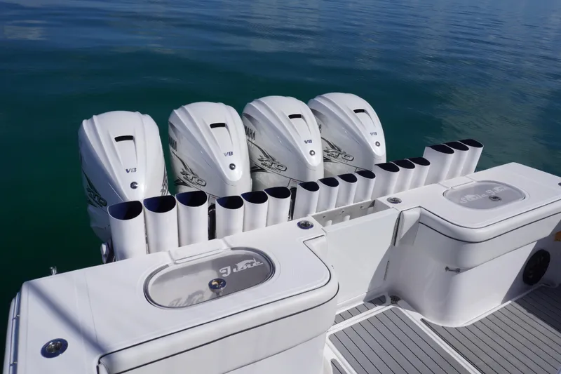 Slide: The Image of 2019 SeaHunter 45 Tournament boat with four powerful Yamaha V8 engines. - 14