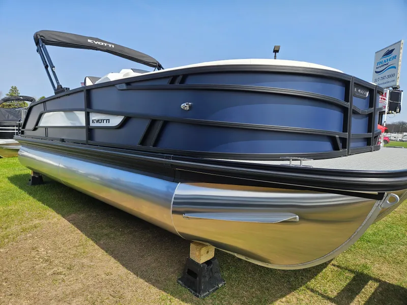 Slide: The Image of Evotti 500 Series Convertible Stern 523 2026 - 5