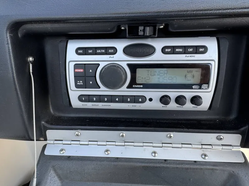 Slide: The Image of Sea Ray 250 SLX 2008 - 6