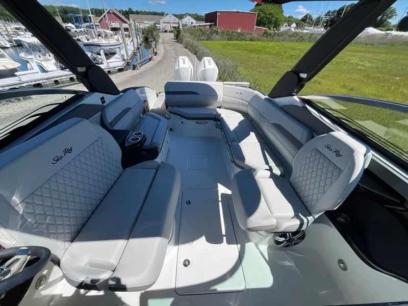 Slide: The Image of Sea Ray SLX 280 Outboard 2026 - 14