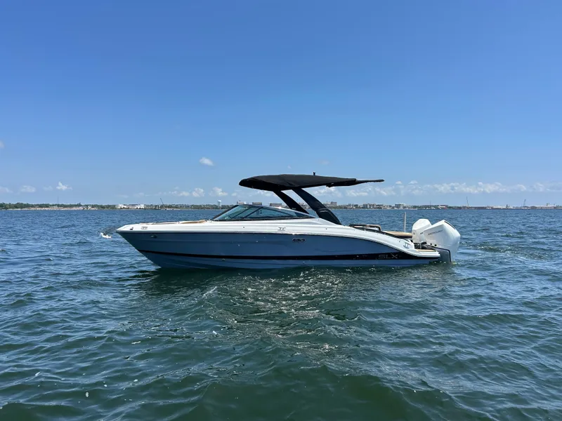 Slide: The Image of Sea Ray SLX 280 Outboard 2026 - 1