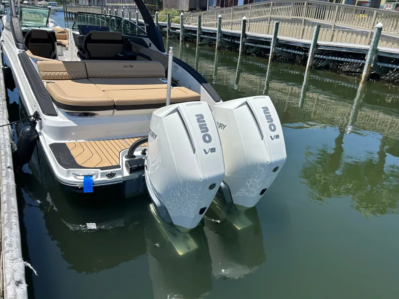 Slide: The Image of Sea Ray SLX 280 Outboard 2026 - 10