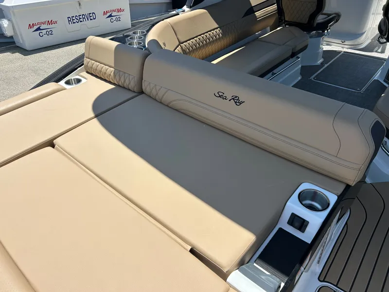 Slide: The Image of Sea Ray SLX 280 Outboard 2026 - 12