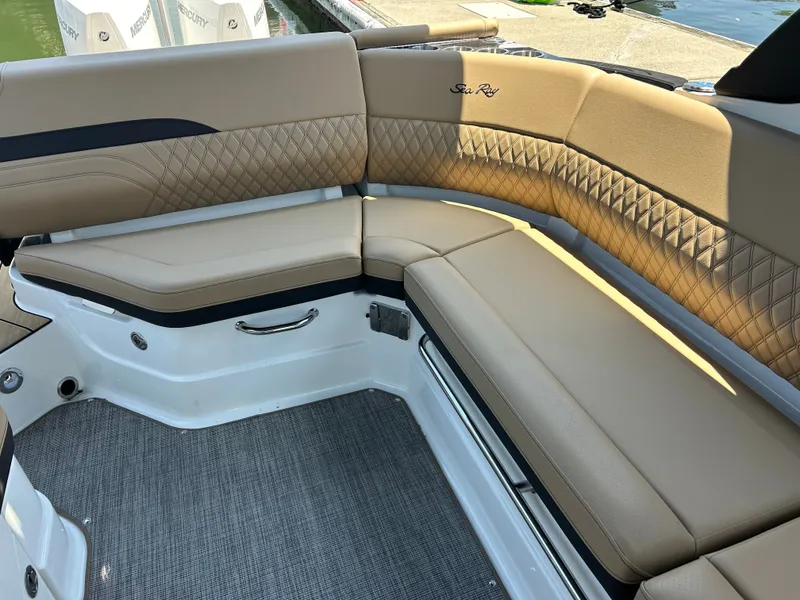 Slide: The Image of Sea Ray SLX 280 Outboard 2026 - 15