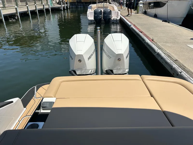 Slide: The Image of Sea Ray SLX 280 Outboard 2026 - 19