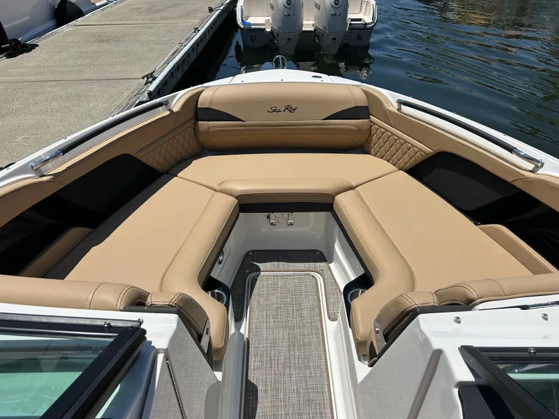 Slide: The Image of Sea Ray SLX 280 Outboard 2026 - 25
