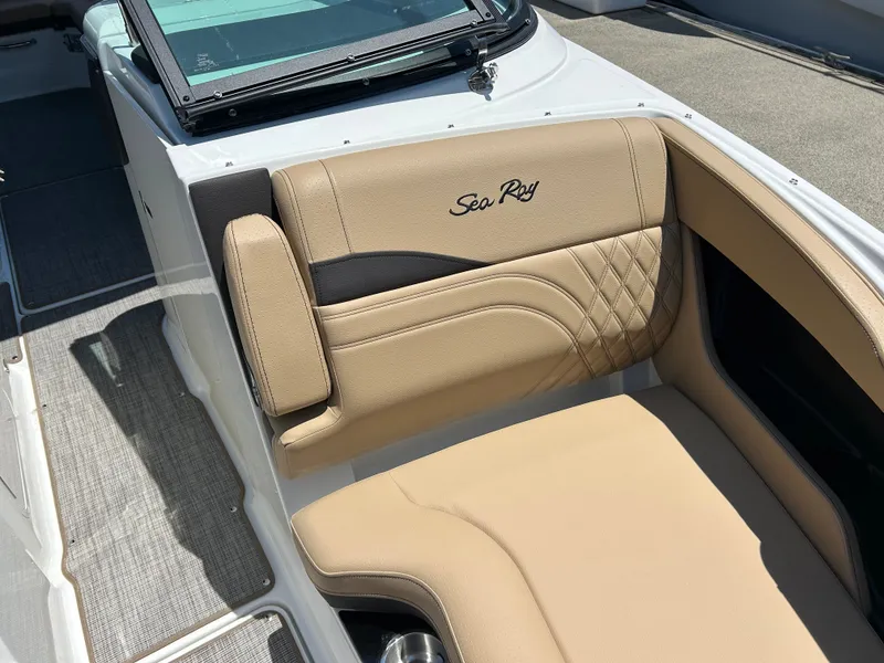 Slide: The Image of Sea Ray SLX 280 Outboard 2026 - 27