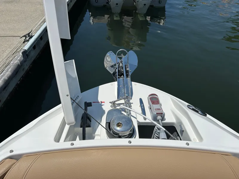 Slide: The Image of Sea Ray SLX 280 Outboard 2026 - 29