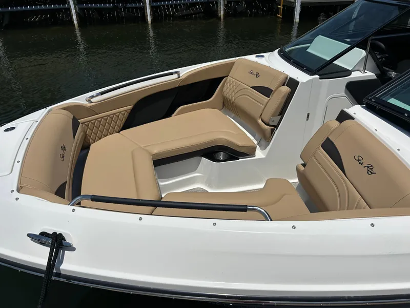 Slide: The Image of Sea Ray SLX 280 Outboard 2026 - 31