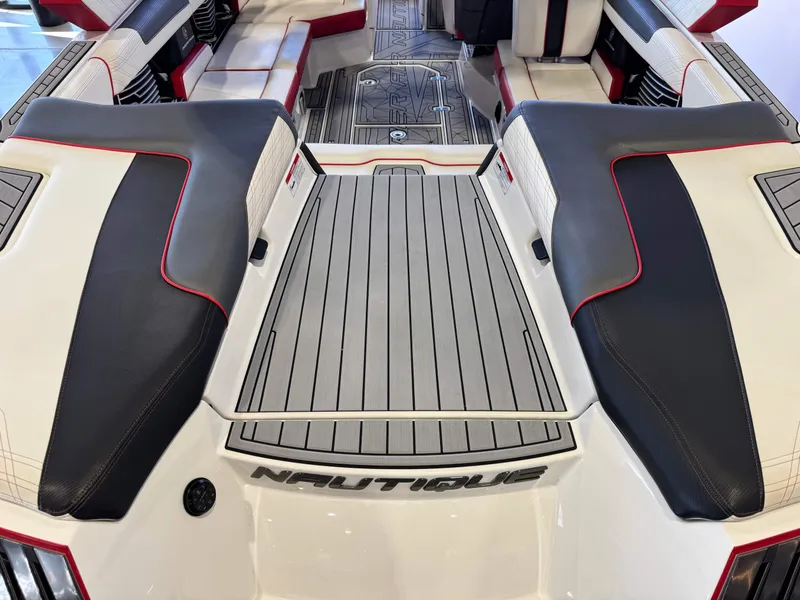Slide: The Image of Nautique Super Air Nautique G23 2019 - 10