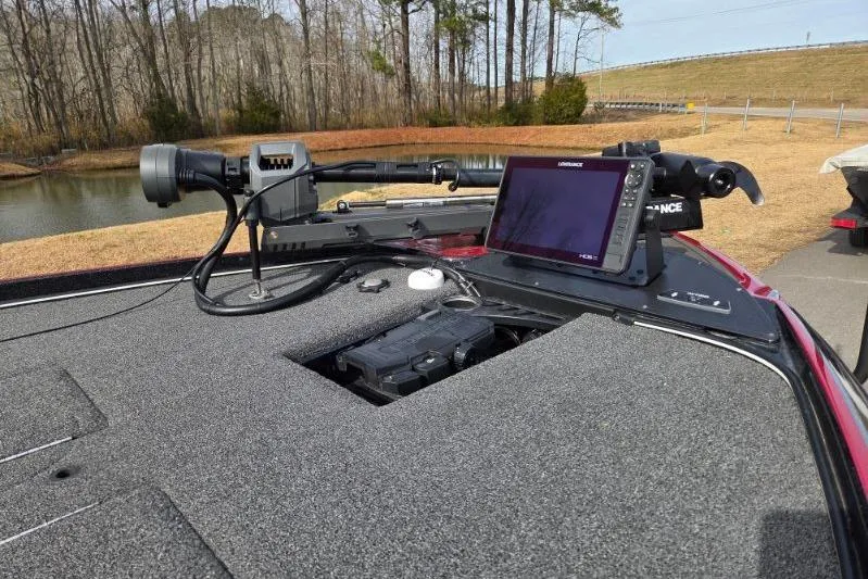 Slide: The Image of 2022 Nitro Z21 XL boat with advanced navigation and fishing equipment on deck. - 9