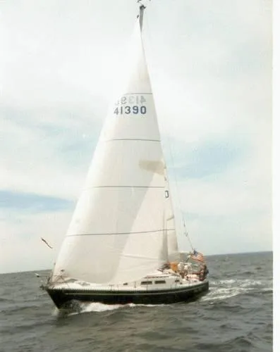 Slide: The Image of Islander 34 1985 - 5