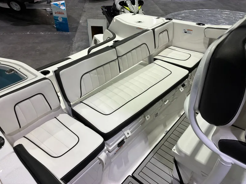 Slide: The Image of Yamaha 255 FSH Sport H 2026 - 13