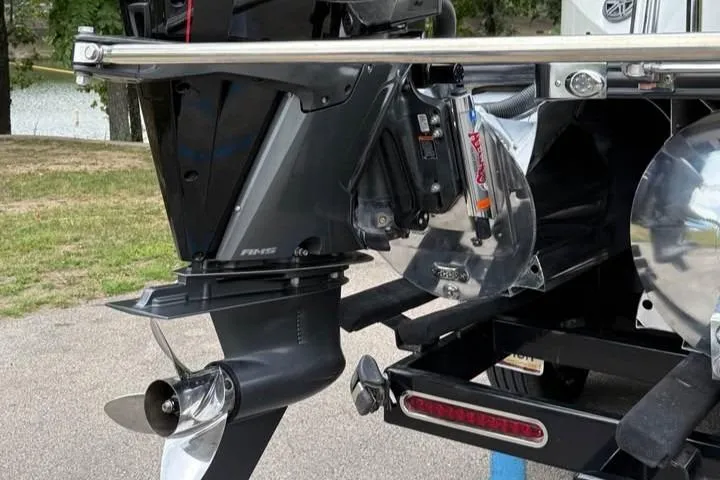 Slide: The Image of 2019 Berkshire 29 Sport RFX-DC boat motor and propeller detail. - 21