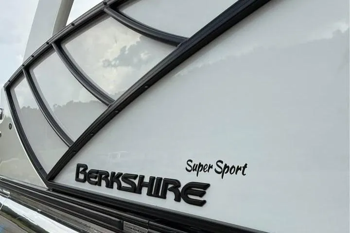 Slide: The Image of 2019 Berkshire 29 Sport RFX-DC boat with "Super Sport" branding on the side. - 4