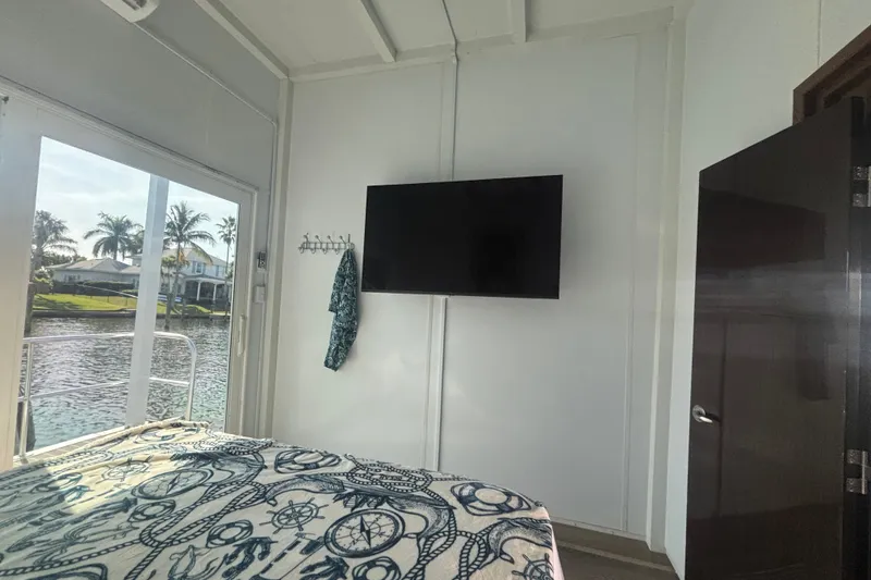 Slide: The Image of Master Stateroom - 19