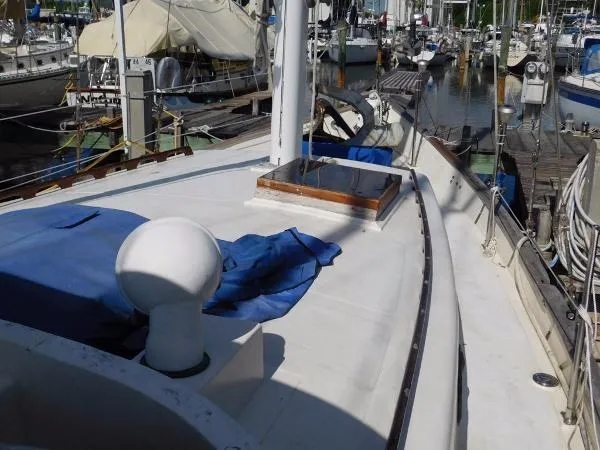 Slide: The Image of Marine Trader Island Trader 41 1979 - 3