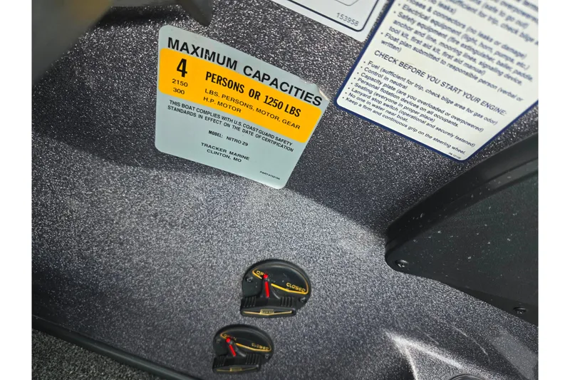 Slide: The Image of 2013 Nitro Z-9 boat capacity label, maximum 4 persons or 1250 lbs. - 13