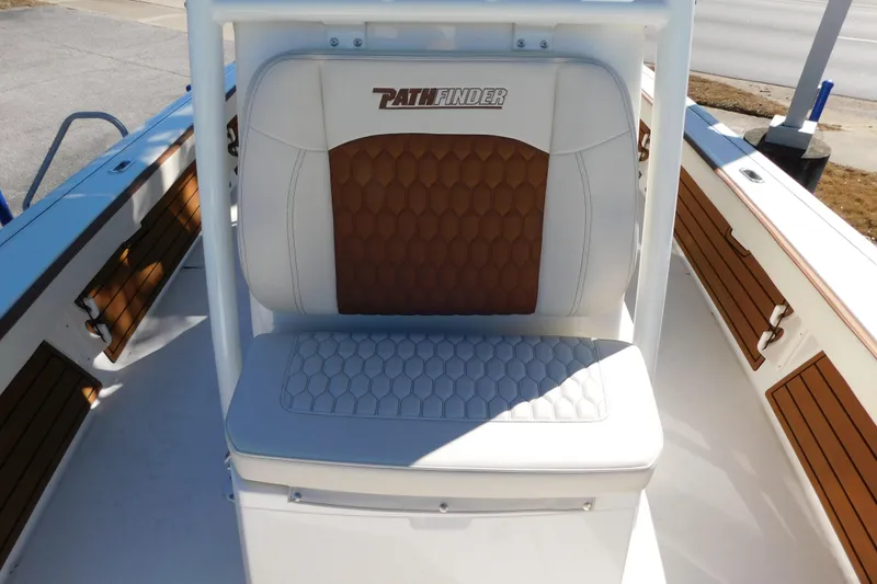 Slide: The Image of 2026 Pathfinder 2600 TRS boat seat with honeycomb pattern and logo detail. - 43