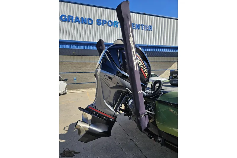 Slide: The Image of 2022 Skeeter FXR21 Apex boat engine at Grand Sport Center. - 12