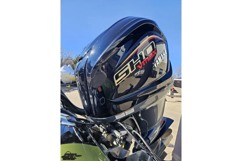 Slide: The Image of 2022 Skeeter FXR21 Apex with Yamaha SHO VMAX engine, outdoor setting. - 41