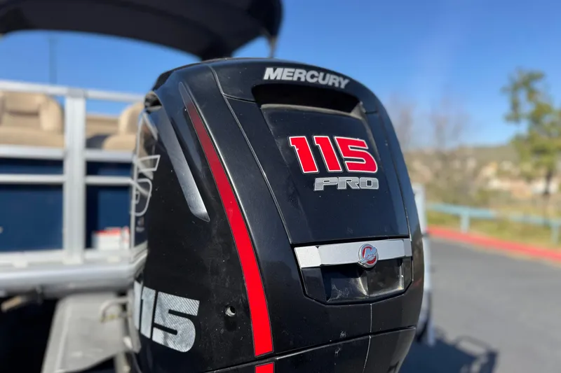 Slide: The Image of Mercury 115 Pro outboard motor on 2019 Sun Tracker SportFish 22 DLX boat. - 8