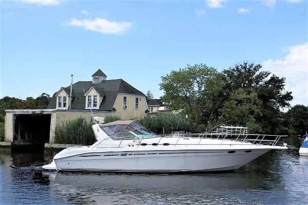 Slide: The Image of Sea Ray 400 Express Cruiser 1998 - 0