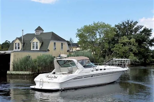 Slide: The Image of Sea Ray 400 Express Cruiser 1998 - 3