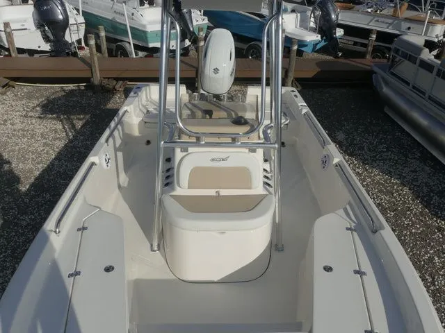 Slide: The Image of Bulls Bay 2200 XS 2026 - 12