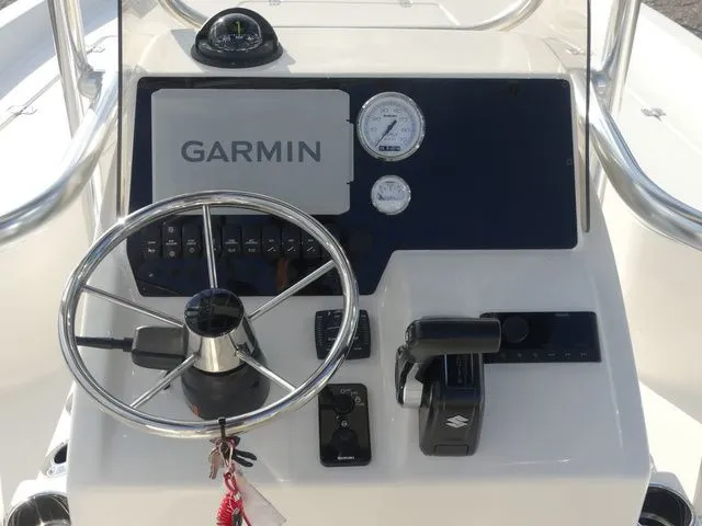 Slide: The Image of Bulls Bay 2200 XS 2026 - 14