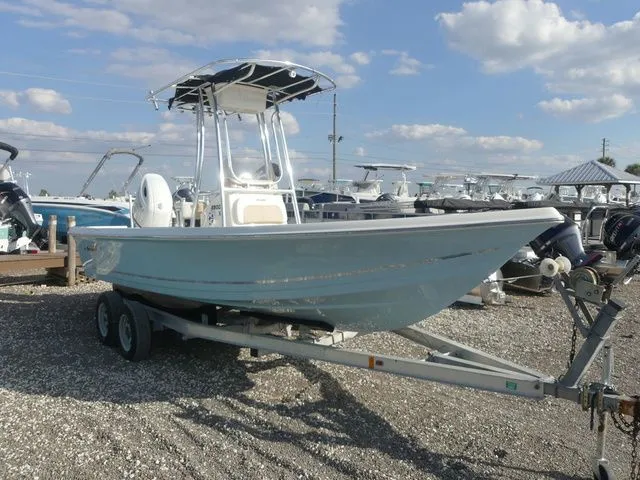 Slide: The Image of Bulls Bay 2200 XS 2026 - 3