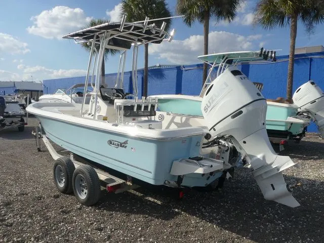 Slide: The Image of Bulls Bay 2200 XS 2026 - 6