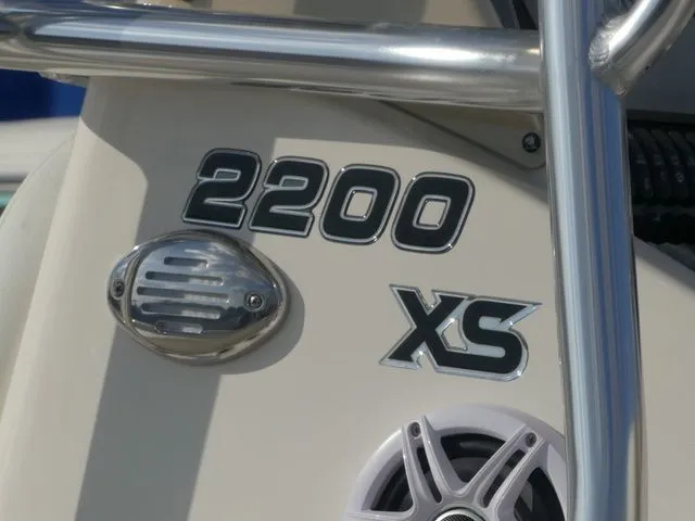 Slide: The Image of Bulls Bay 2200 XS 2026 - 8