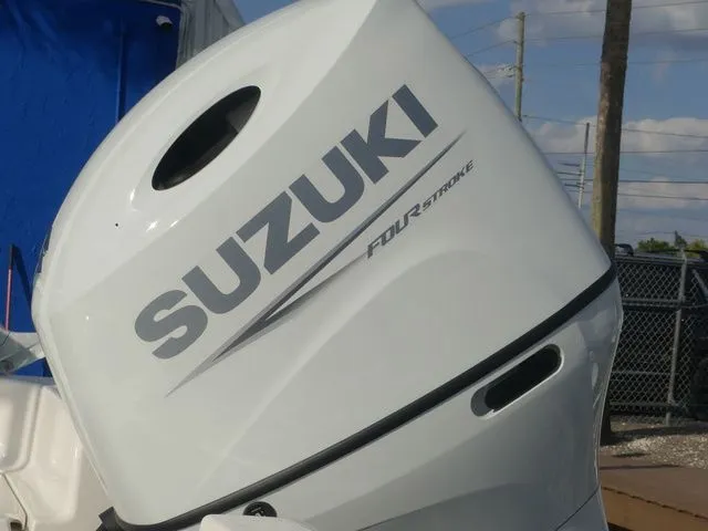 Slide: The Image of Bulls Bay 2200 XS 2026 - 9