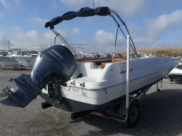 Slide: The Image of Hurricane SunDeck Sport 201 OB 2017 - 4