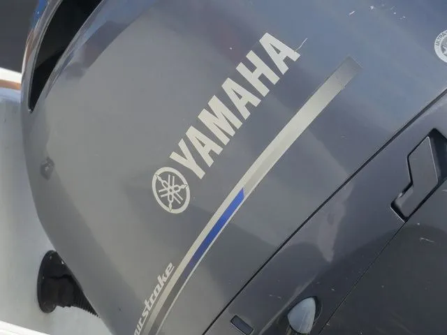 Slide: The Image of Hurricane SunDeck Sport 201 OB 2017 - 9