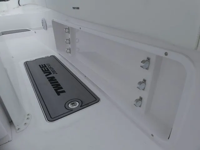 Slide: The Image of Twin Vee 280 GFX2 2026 - 15