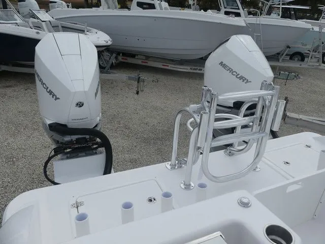 Slide: The Image of Twin Vee 280 GFX2 2026 - 6