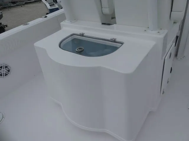 Slide: The Image of Twin Vee 280 GFX2 2026 - 8